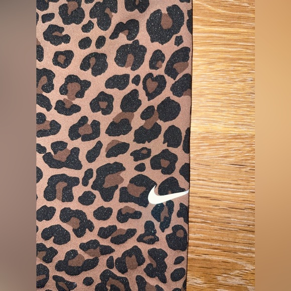 ✔️NIKE✔️ Dri Fit - Plus Size Leopard Leggings - Picture 5 of 8
